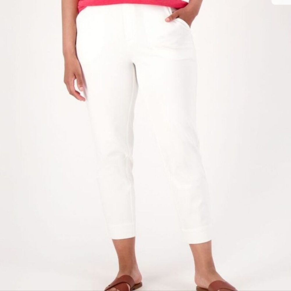D&Co White Cropped Pants